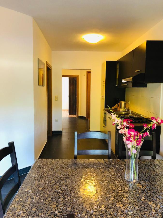 Apartment Miaantonia Vrsi Bagian luar foto