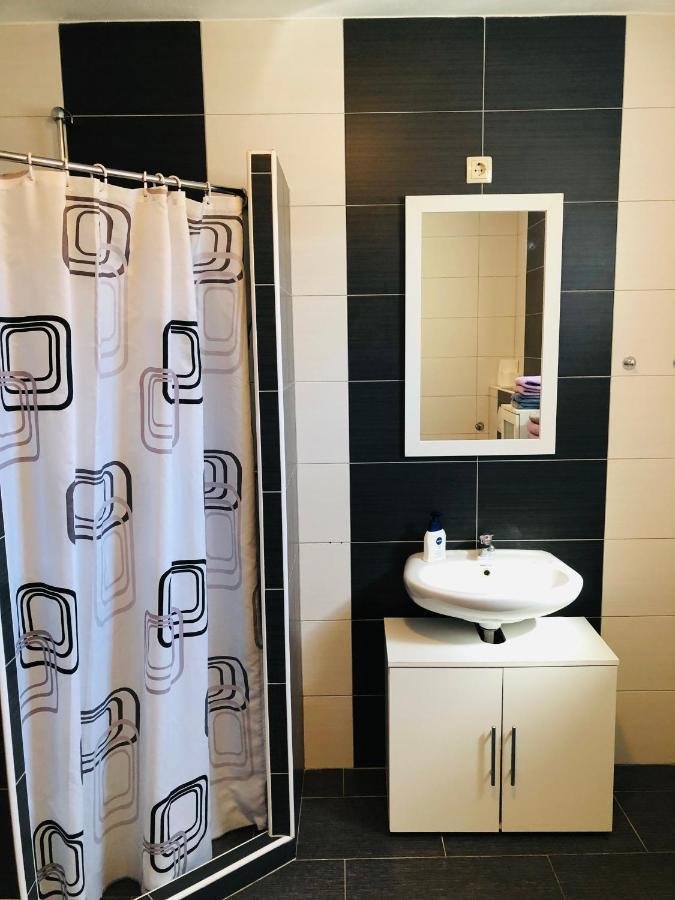 Apartment Miaantonia Vrsi Bagian luar foto
