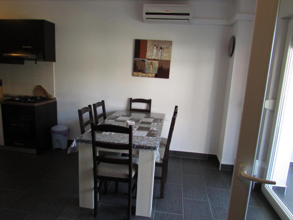 Apartment Miaantonia Vrsi Bagian luar foto