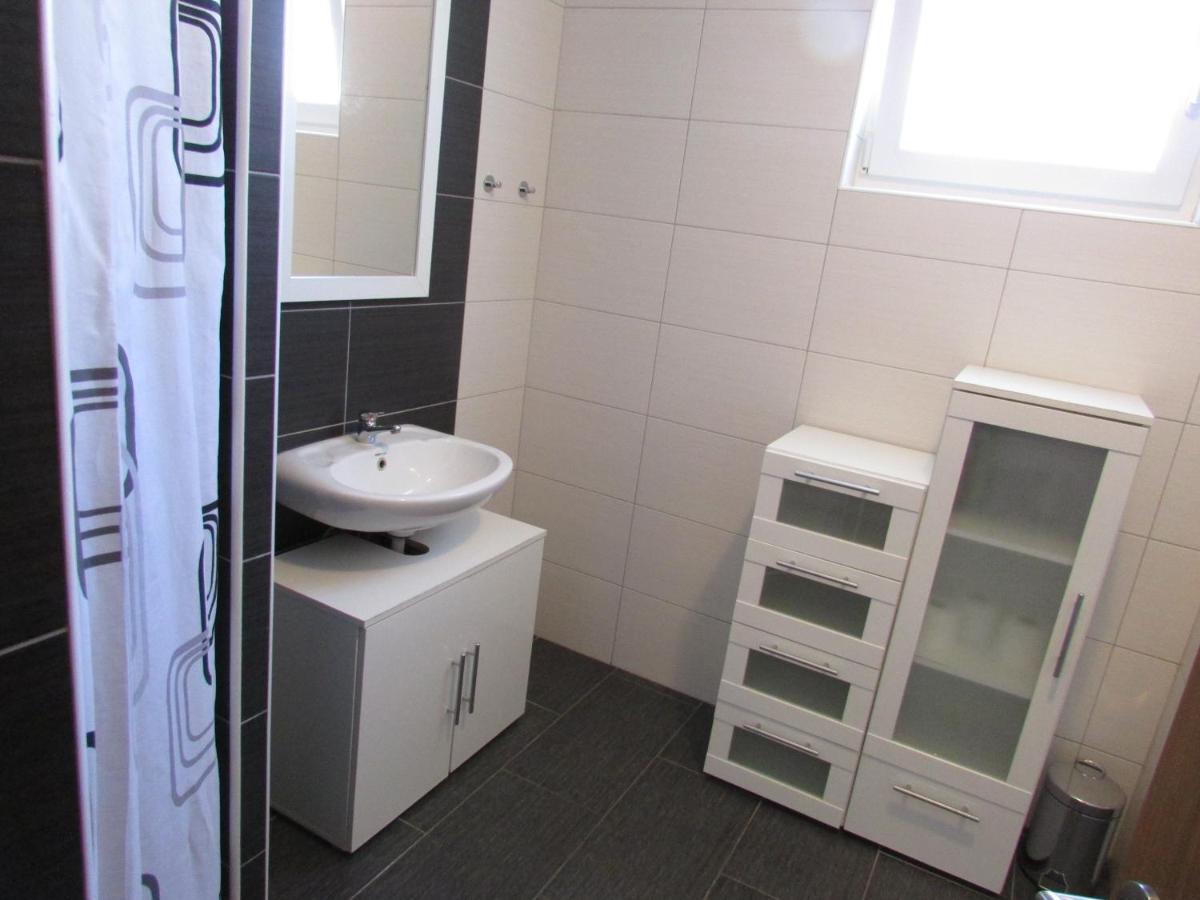 Apartment Miaantonia Vrsi Bagian luar foto