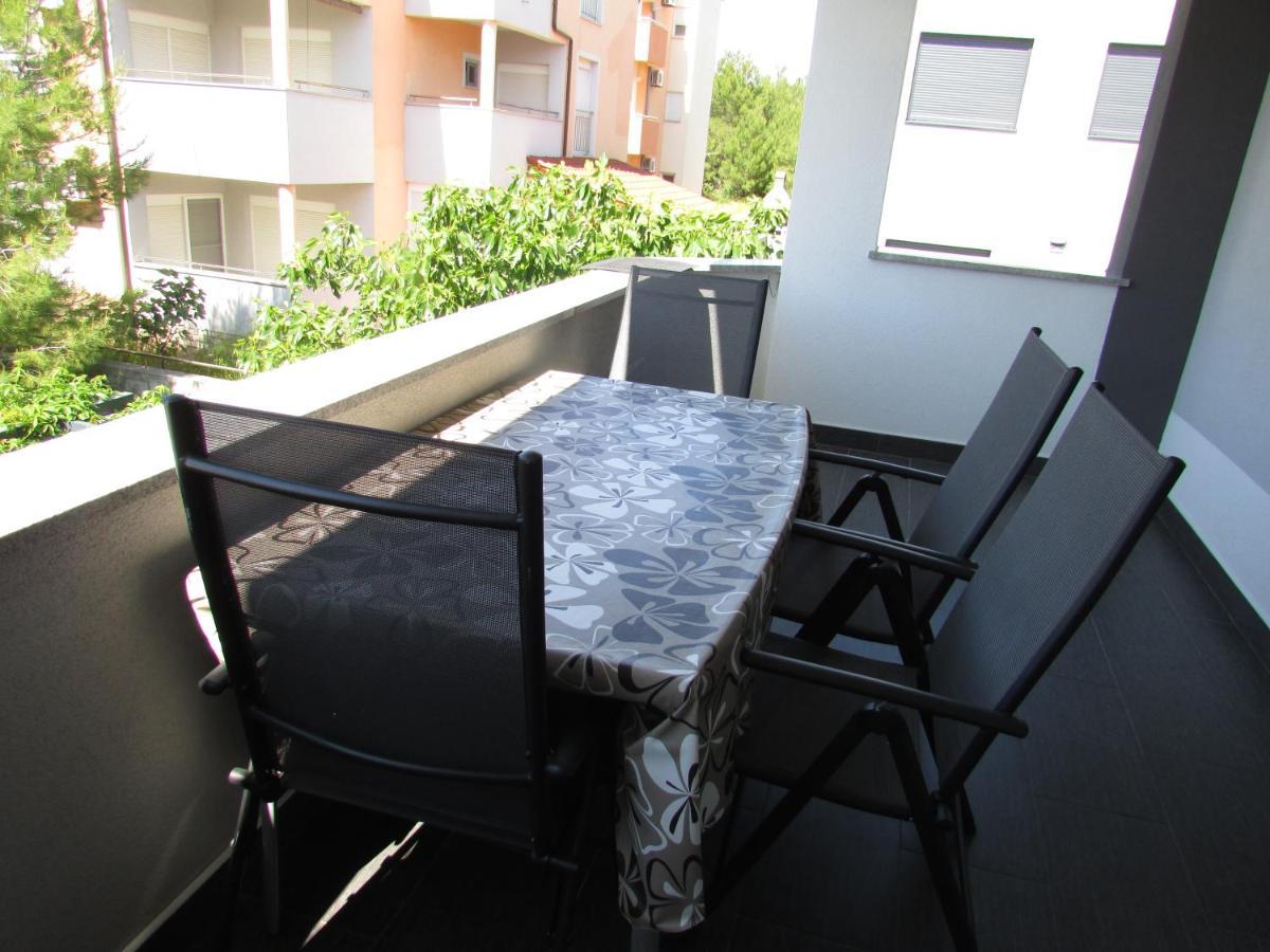 Apartment Miaantonia Vrsi Bagian luar foto