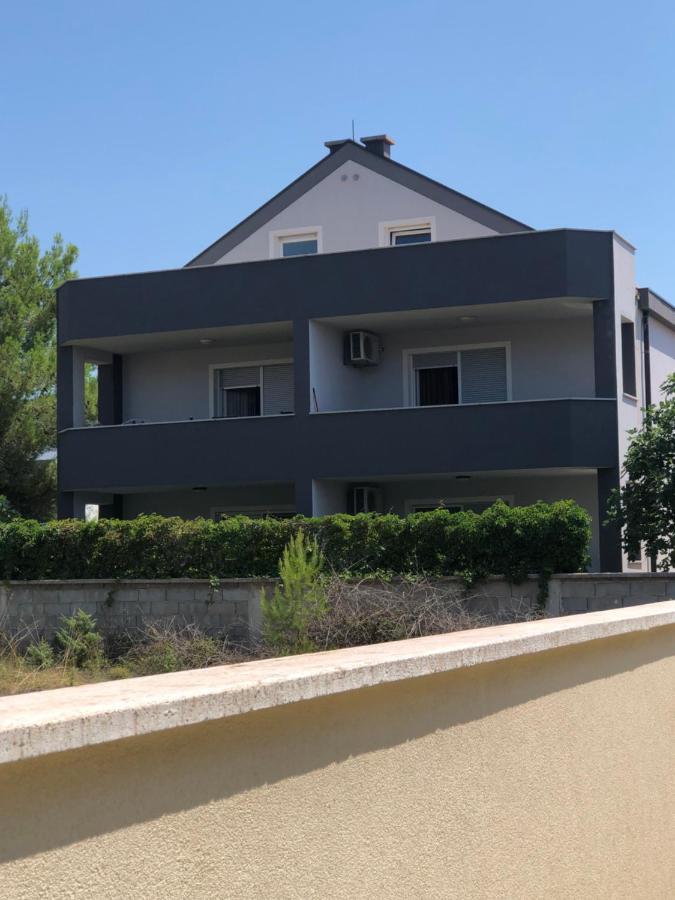 Apartment Miaantonia Vrsi Bagian luar foto